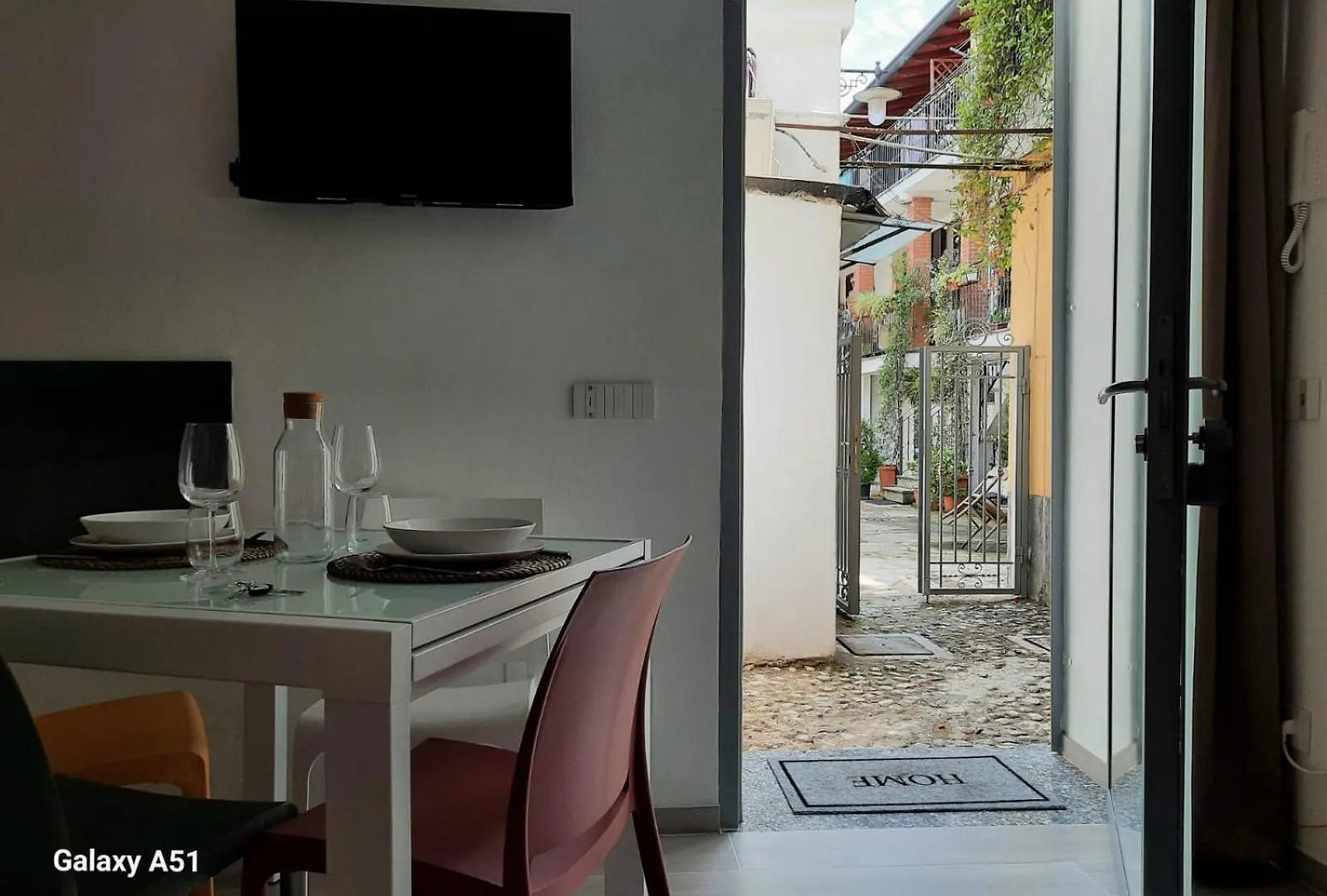 Suite Naviglio Grande Milan Apartment